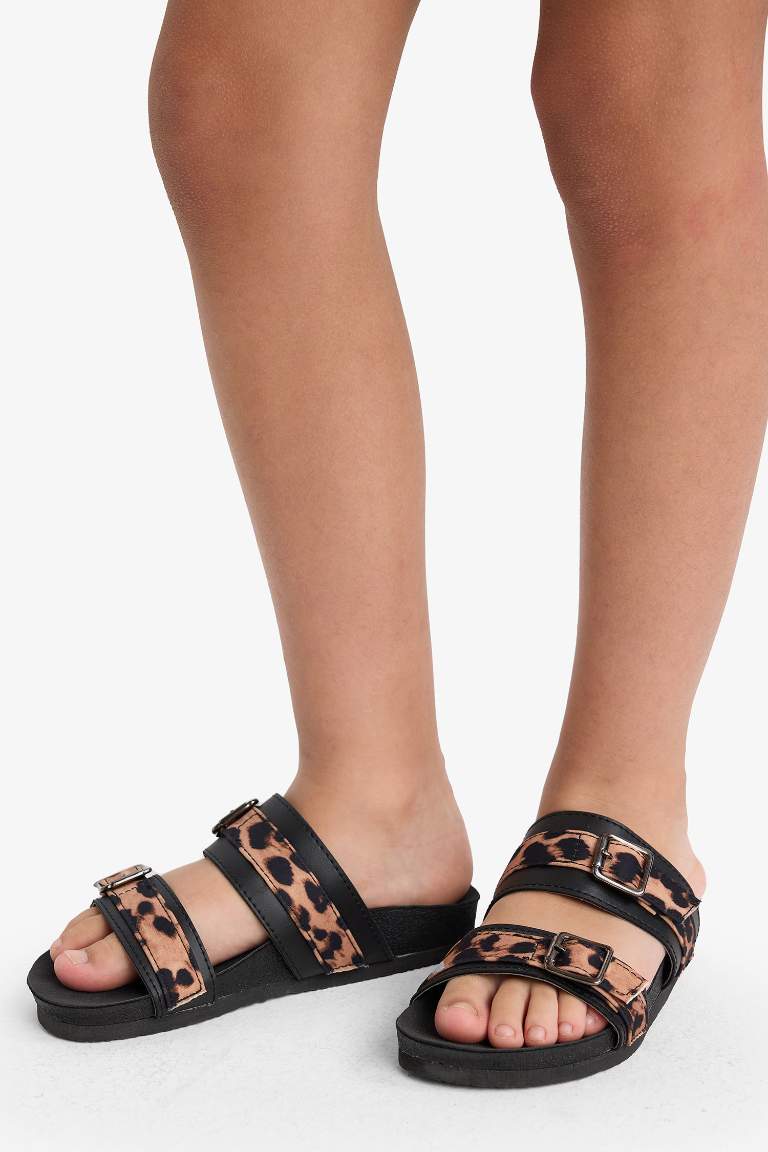 Kız Çocuk Leopar Desenli Düz Taban Terlik