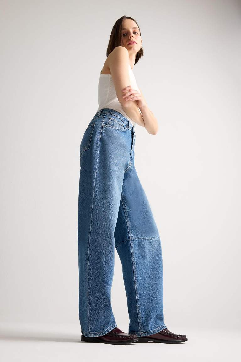 Barrel Fit Normal Waist Ankle Length Washed Jeans