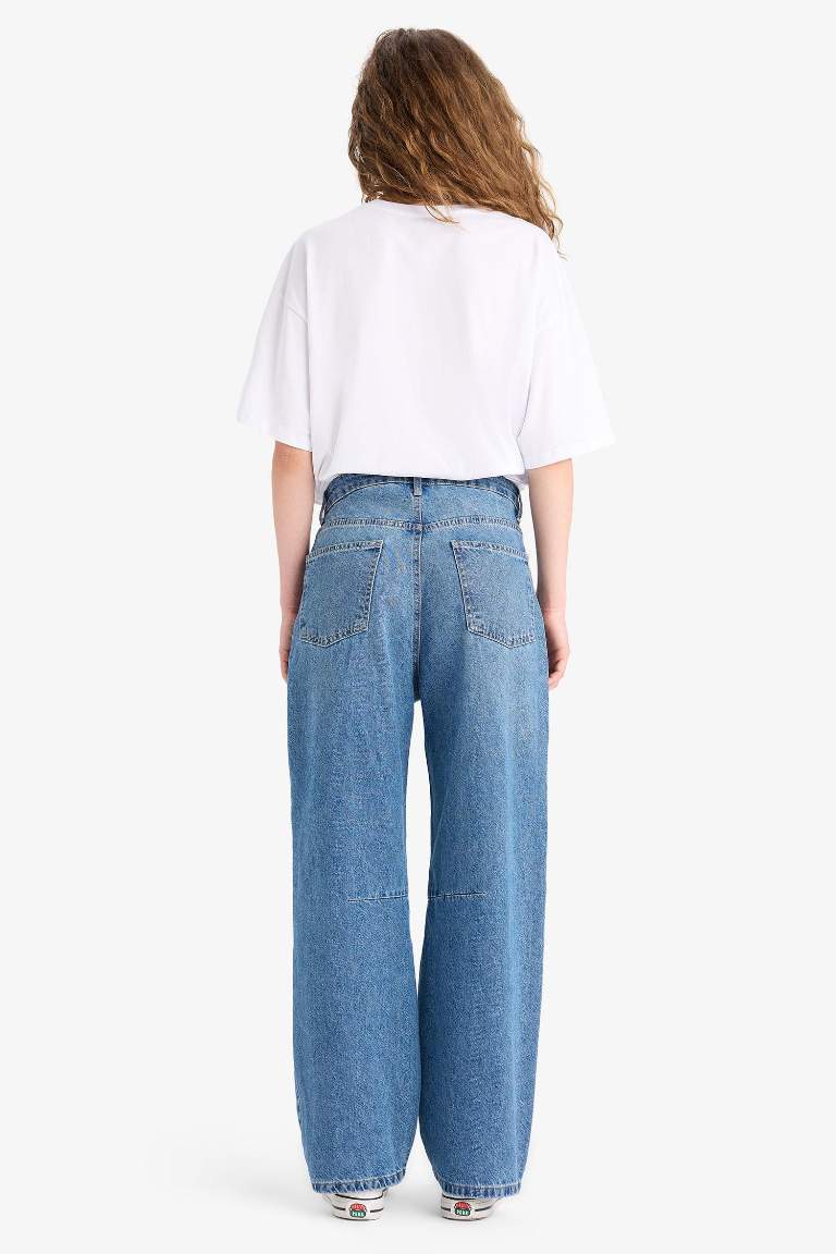 Barrel Fit Normal Waist Ankle Length Washed Jeans