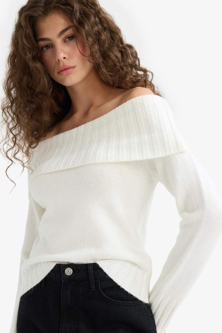 Slim Fit Dar Kesim Açık Omuz Triko Kazak