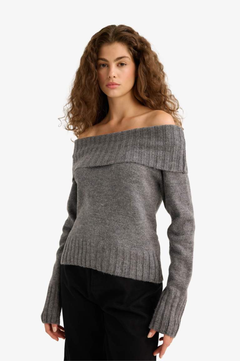 Slim Fit Strapless Pullover