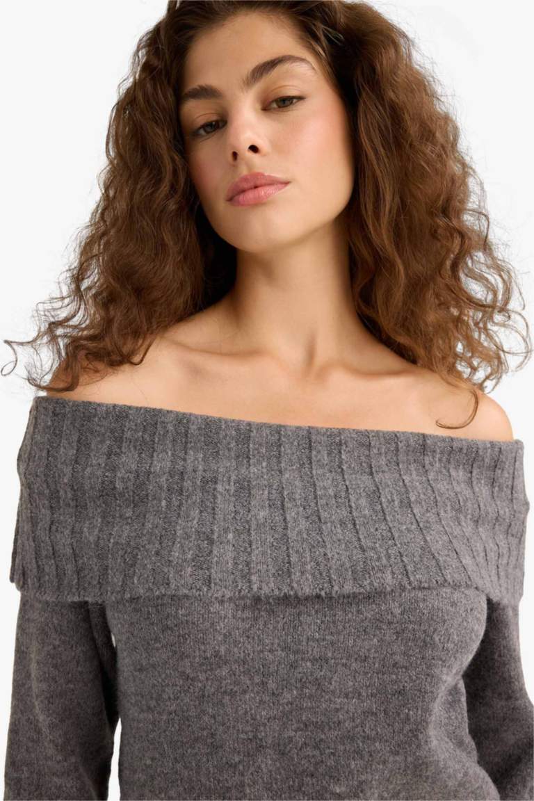 Slim Fit Strapless Pullover