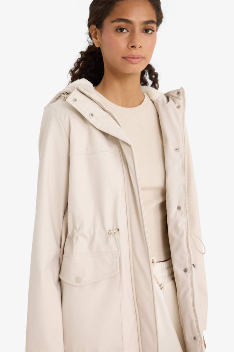 Imperméable à capuche en similicuir Coupe régulière