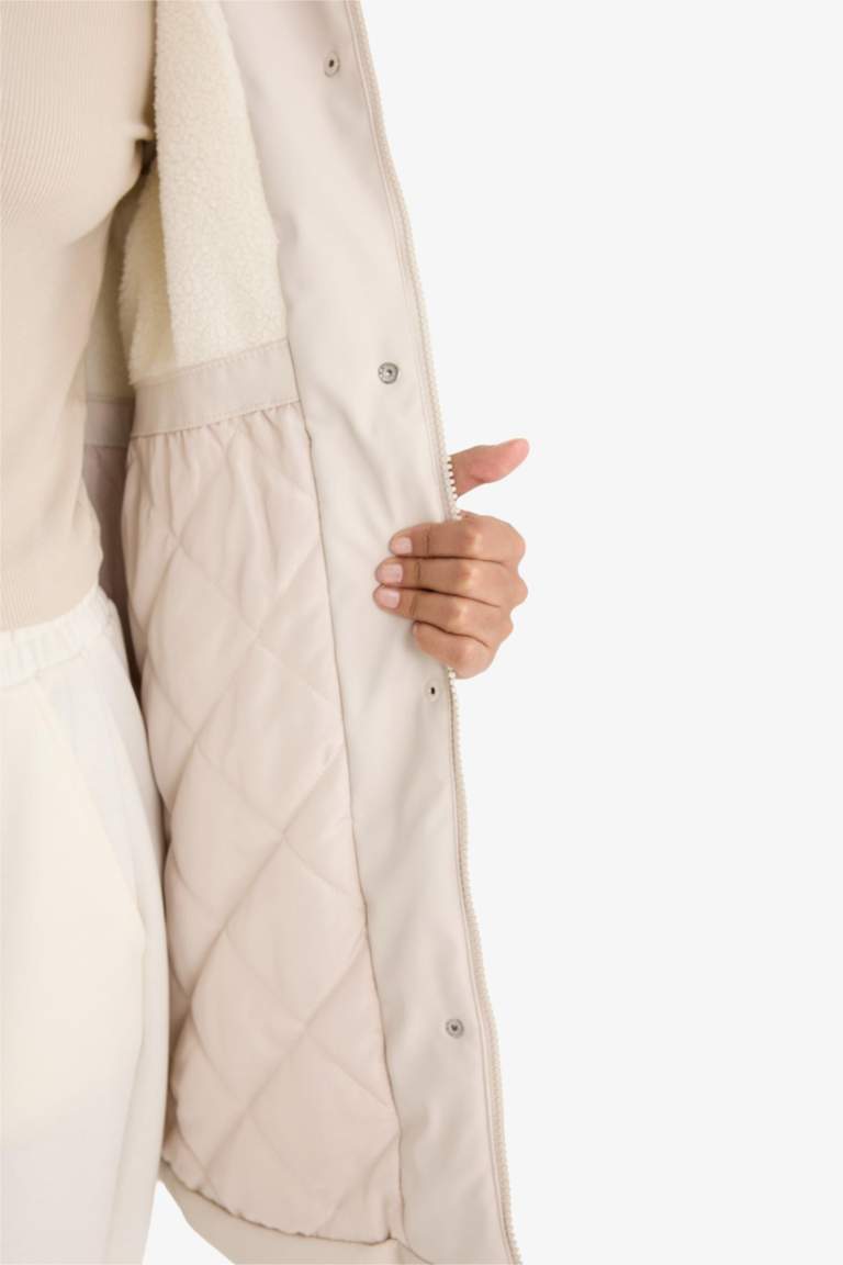 Imperméable à capuche en similicuir Coupe régulière