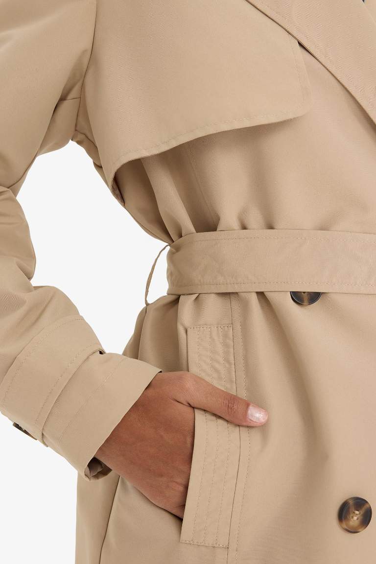 Тренчкот Regular Fit с поясом и карманами