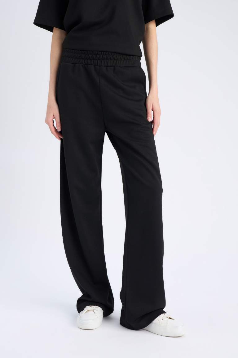 Straight Fit With Pockets Basic Trousers