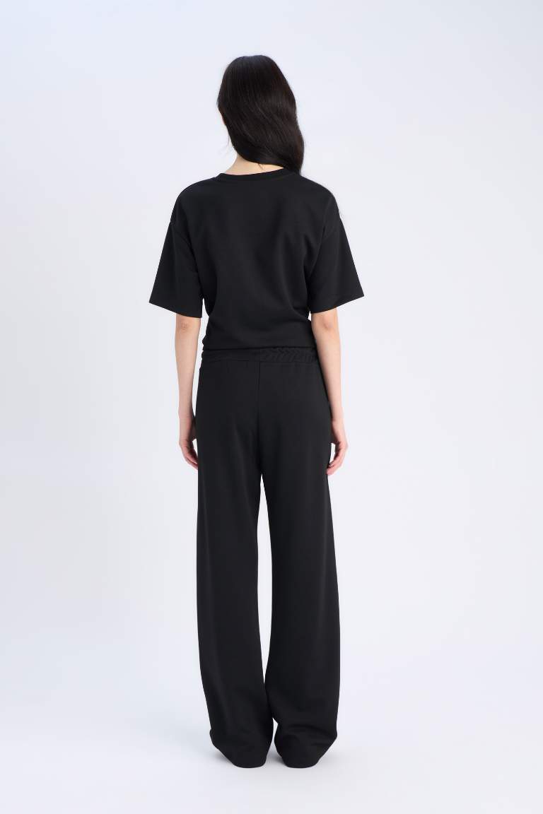 Straight Fit With Pockets Basic Trousers