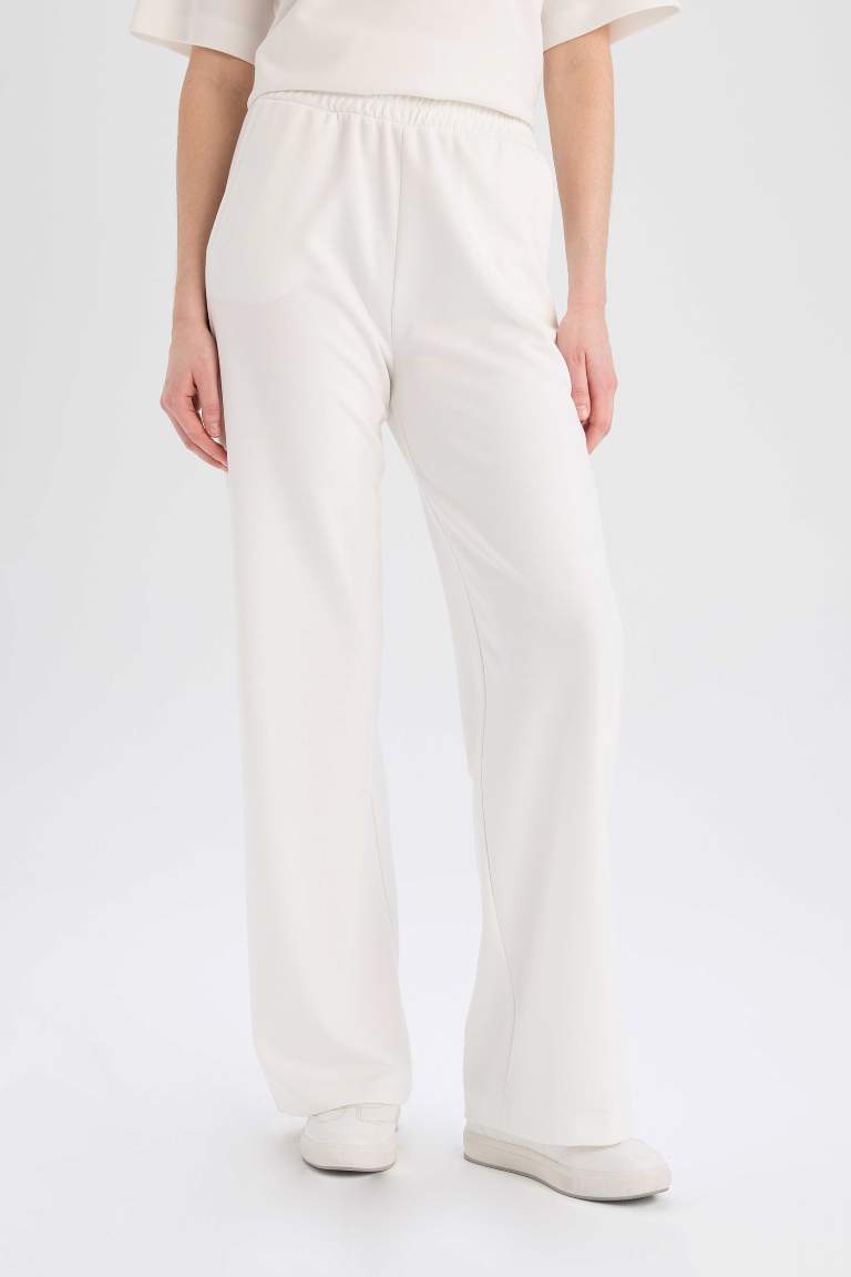 Straight Fit With Pockets Basic Trousers