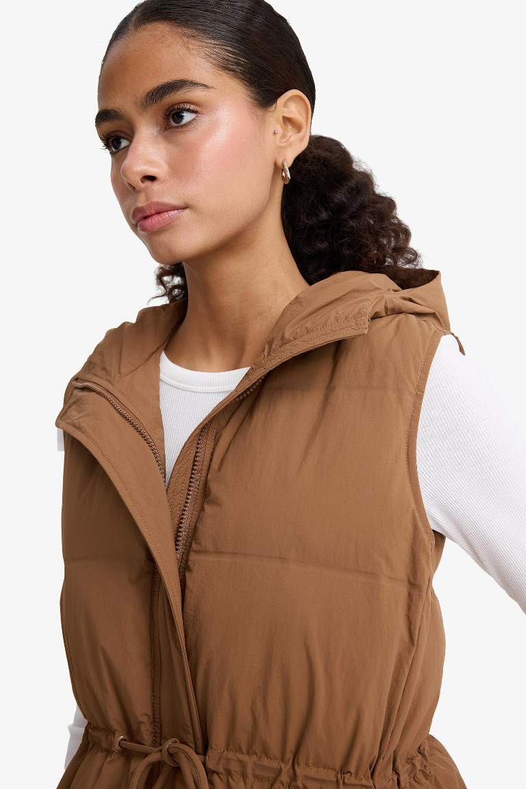 Жилет Regular Fit с капюшоном