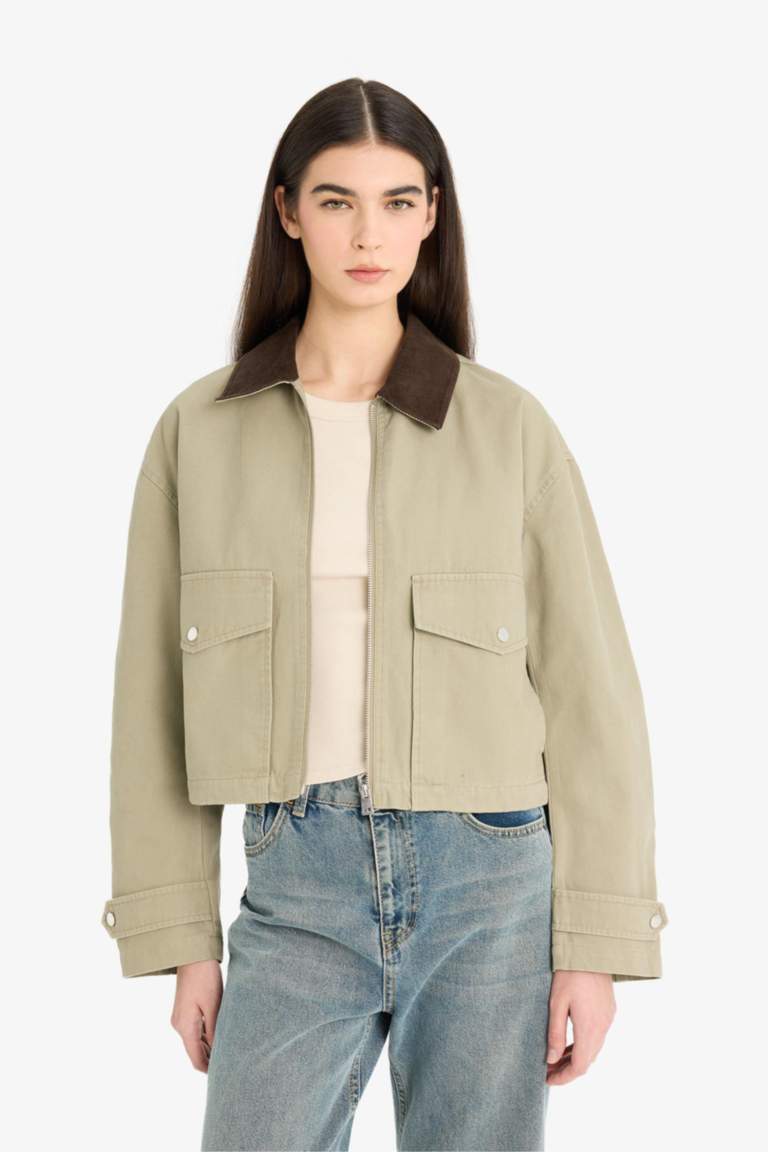 Regular Fit Kontrast Yakalı Fermuarlı Cepli Crop Mont