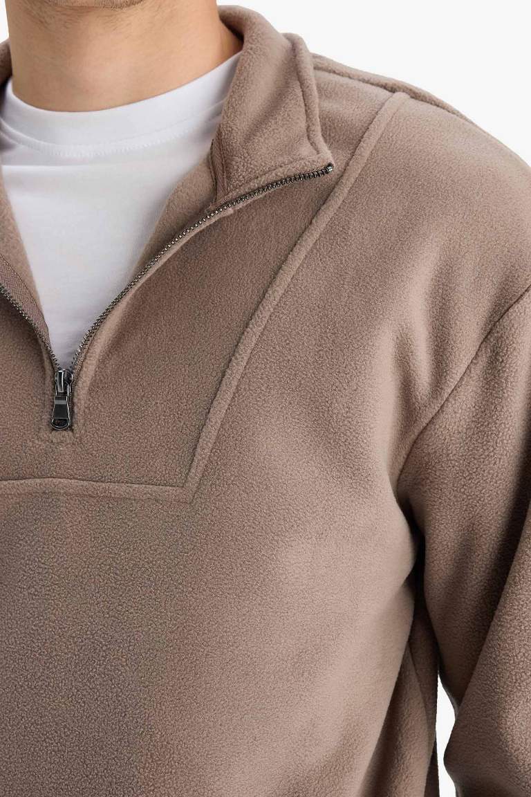 Sweatshirt boxy en polaire imprimé à col montant