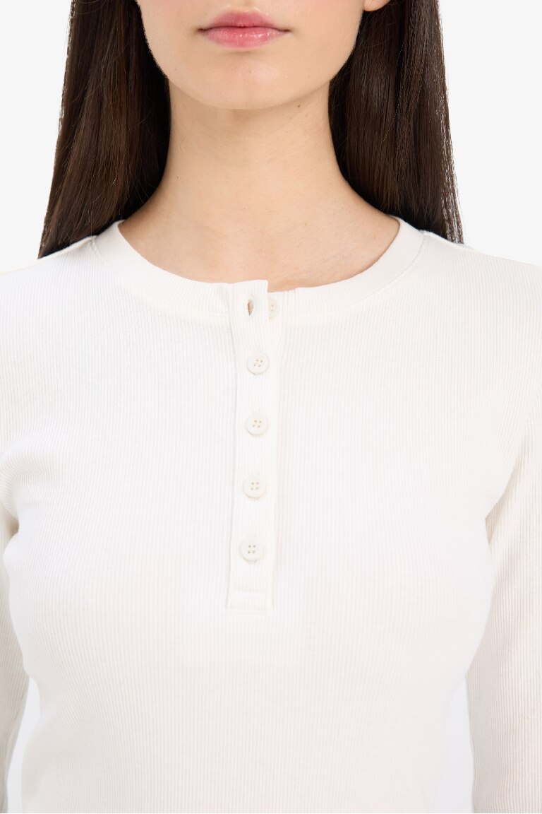 Woman Long Sleeve T-Shirt