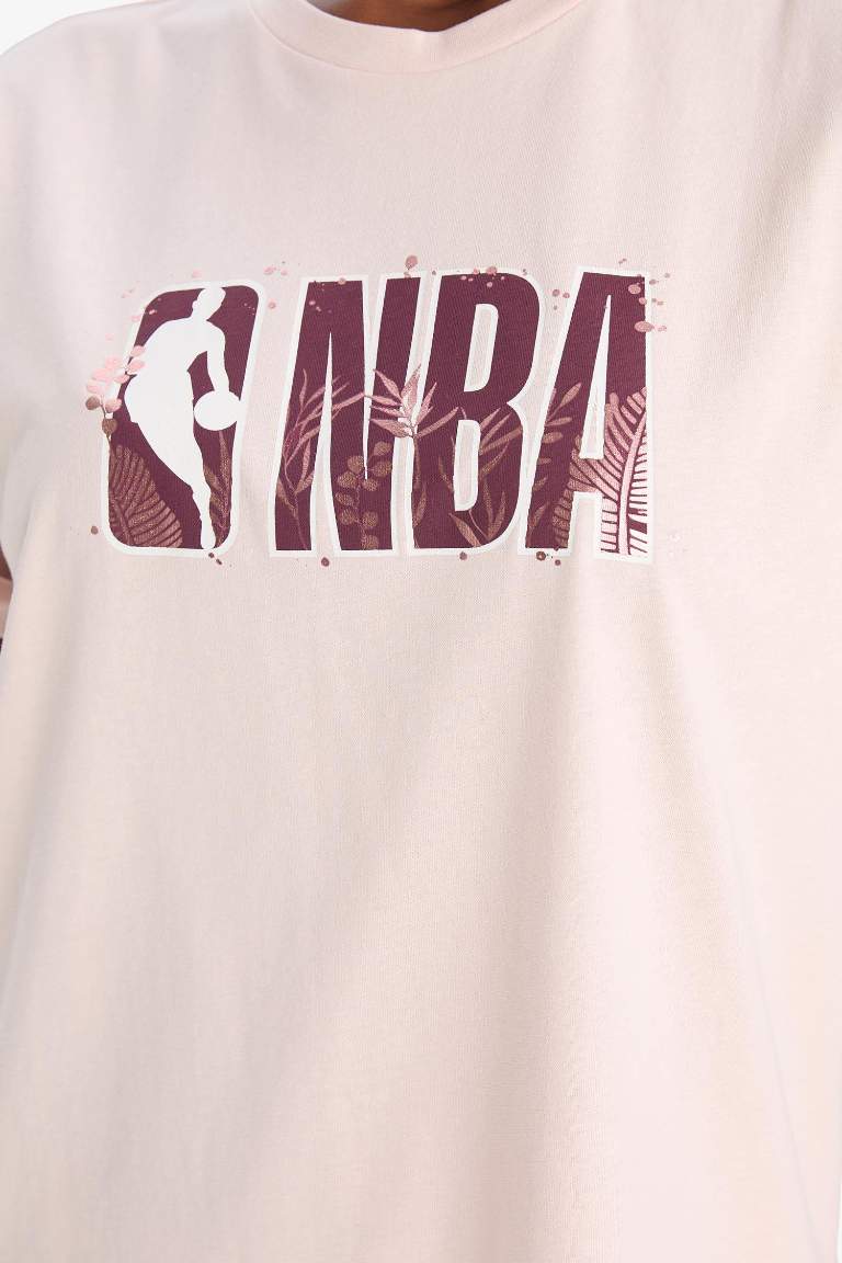 %100 Pamuk DeFactoFit NBA Wordmark Oversize Geniş Kalıp Bisiklet Yaka Sporcu Kısa Kollu Tişört