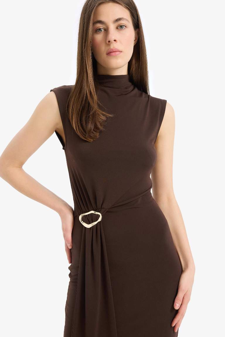 Bodycon Vücudu Saran Balıkçı Yaka Basic Düz Tokalı Kolsuz Midi Abiye Elbise