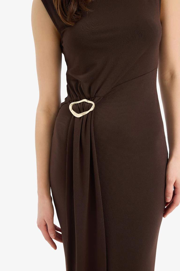Bodycon Vücudu Saran Balıkçı Yaka Basic Düz Tokalı Kolsuz Midi Abiye Elbise