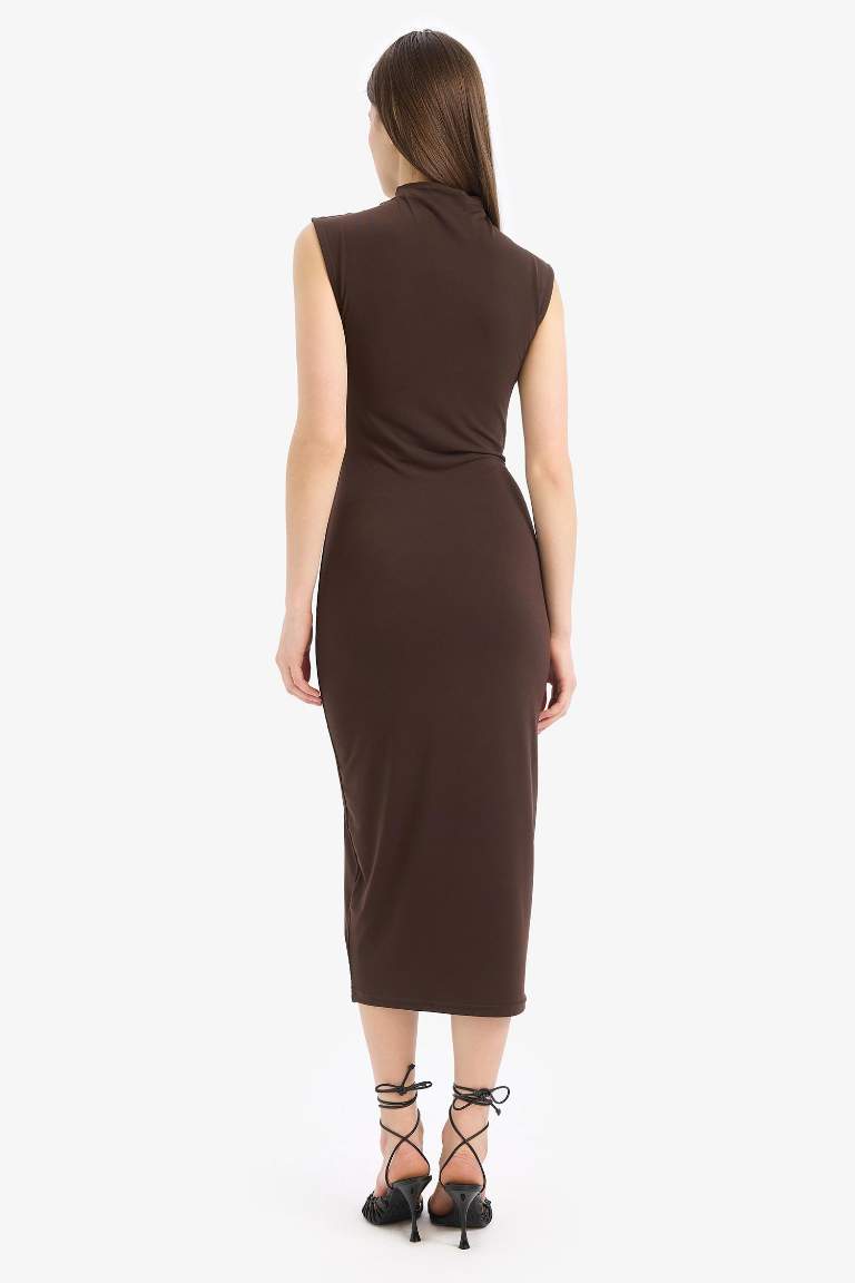 Bodycon Vücudu Saran Balıkçı Yaka Basic Düz Tokalı Kolsuz Midi Abiye Elbise
