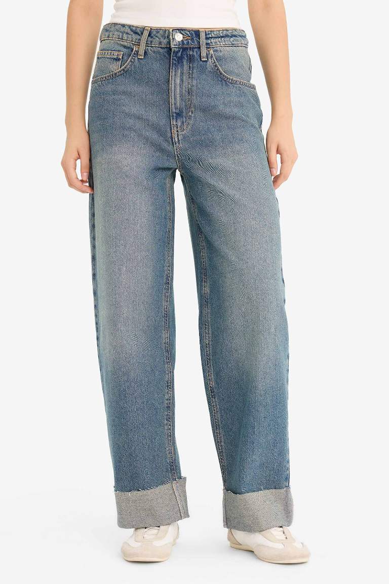 Baggy Fit High Waist Washed Jeans