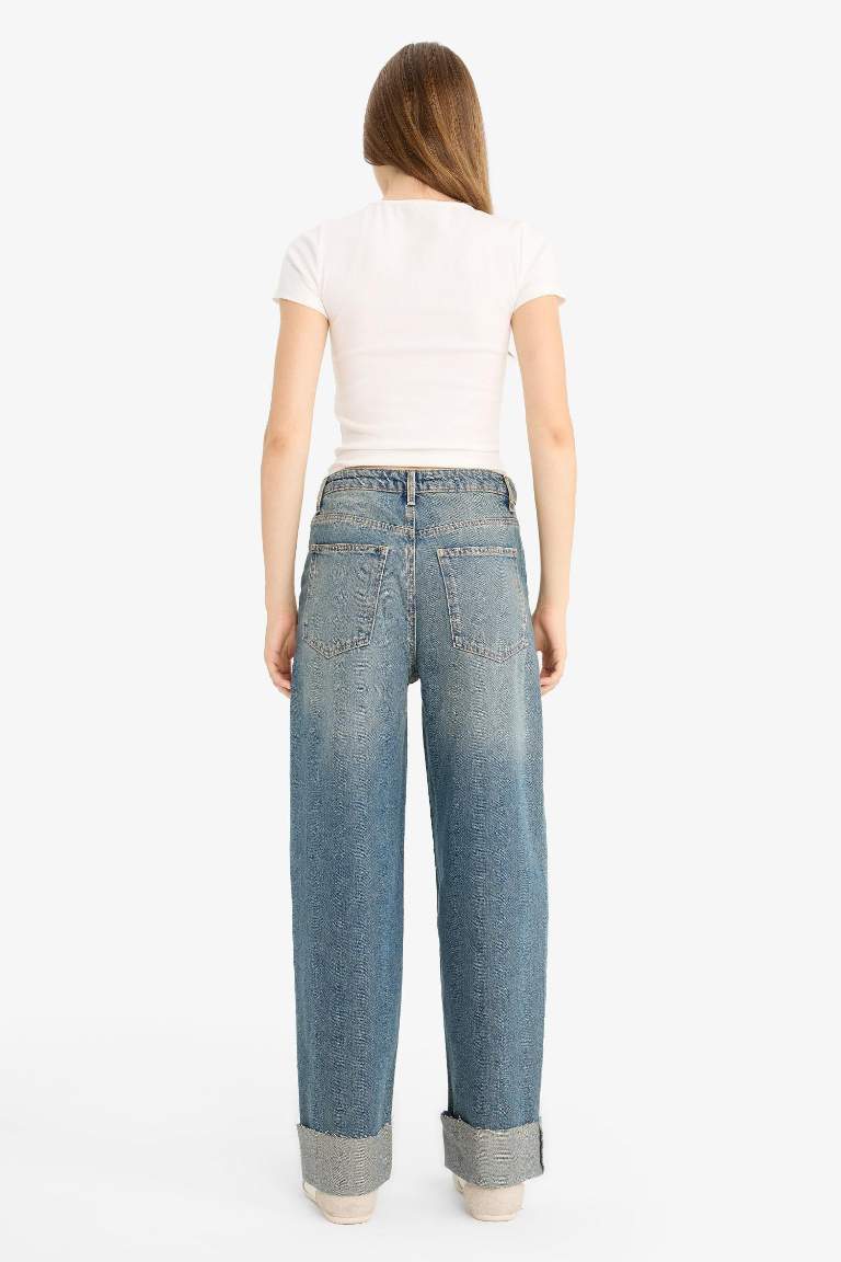 Baggy Fit High Waist Washed Jeans