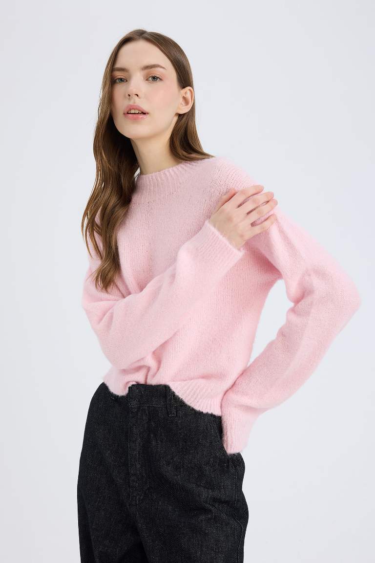 Pull tricot basique sans couture à col rond et coupe régulière