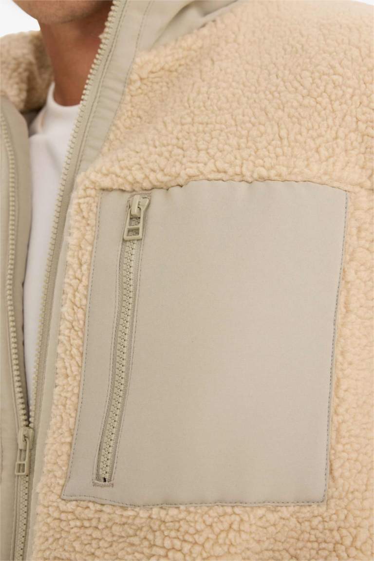 جاكيت بامب قصة عادية بياقة عالية