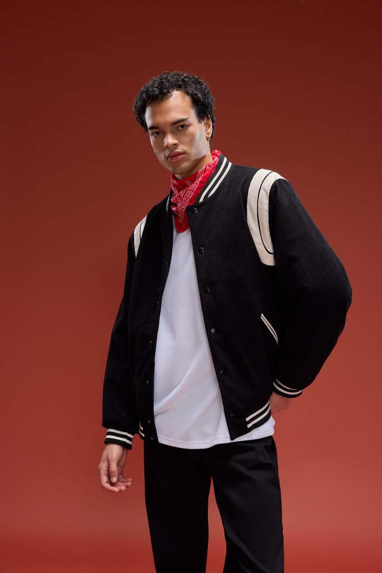 Su İtici Regular Fit Kolej Yaka Bomber Çıtçıtlı İç Cepli Mont