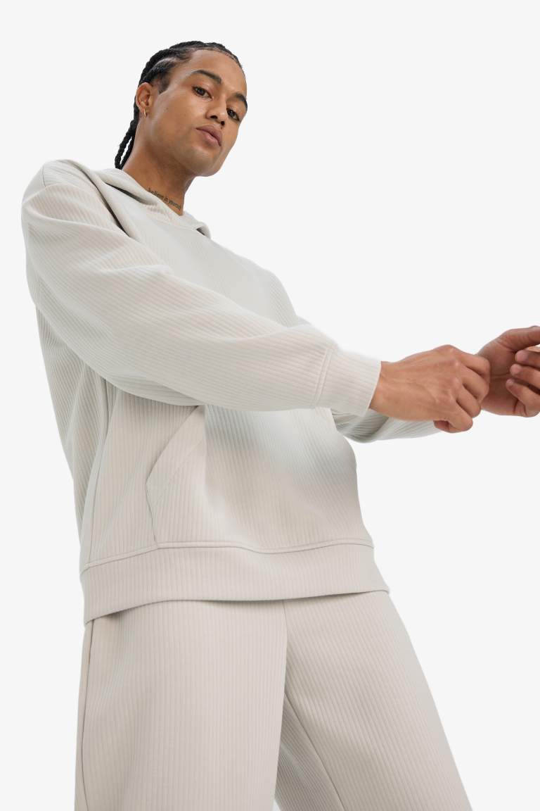 Boxy Fit Long Sleeve Sweatshirt