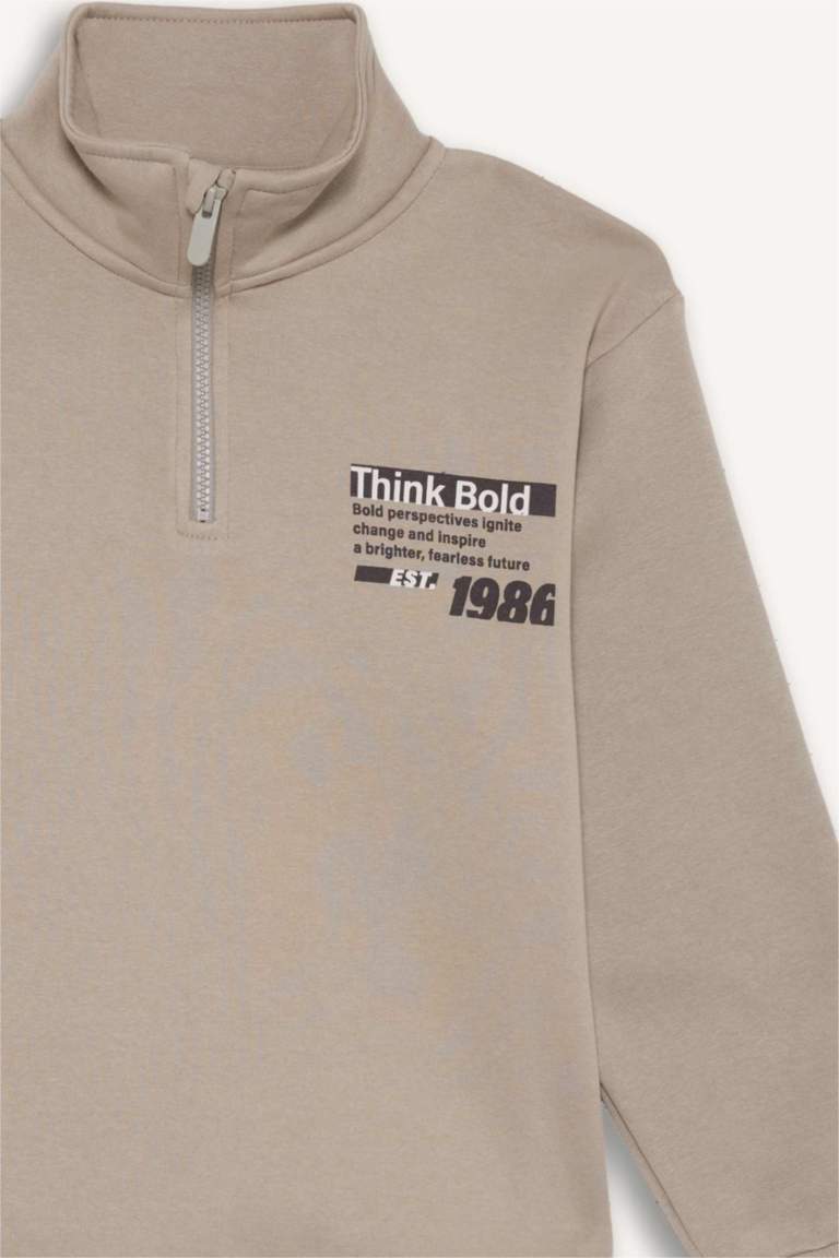 سويت شيرت اولادي قصة عادية بنص سوسته وبطانة ناعمة