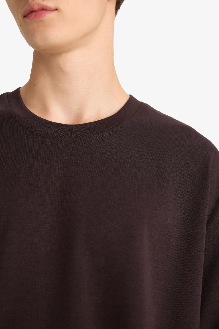 Oversize Geniş Kalıp Bisiklet Yaka Ağır Kumaş Basic Düz Kısa Kollu Tişört