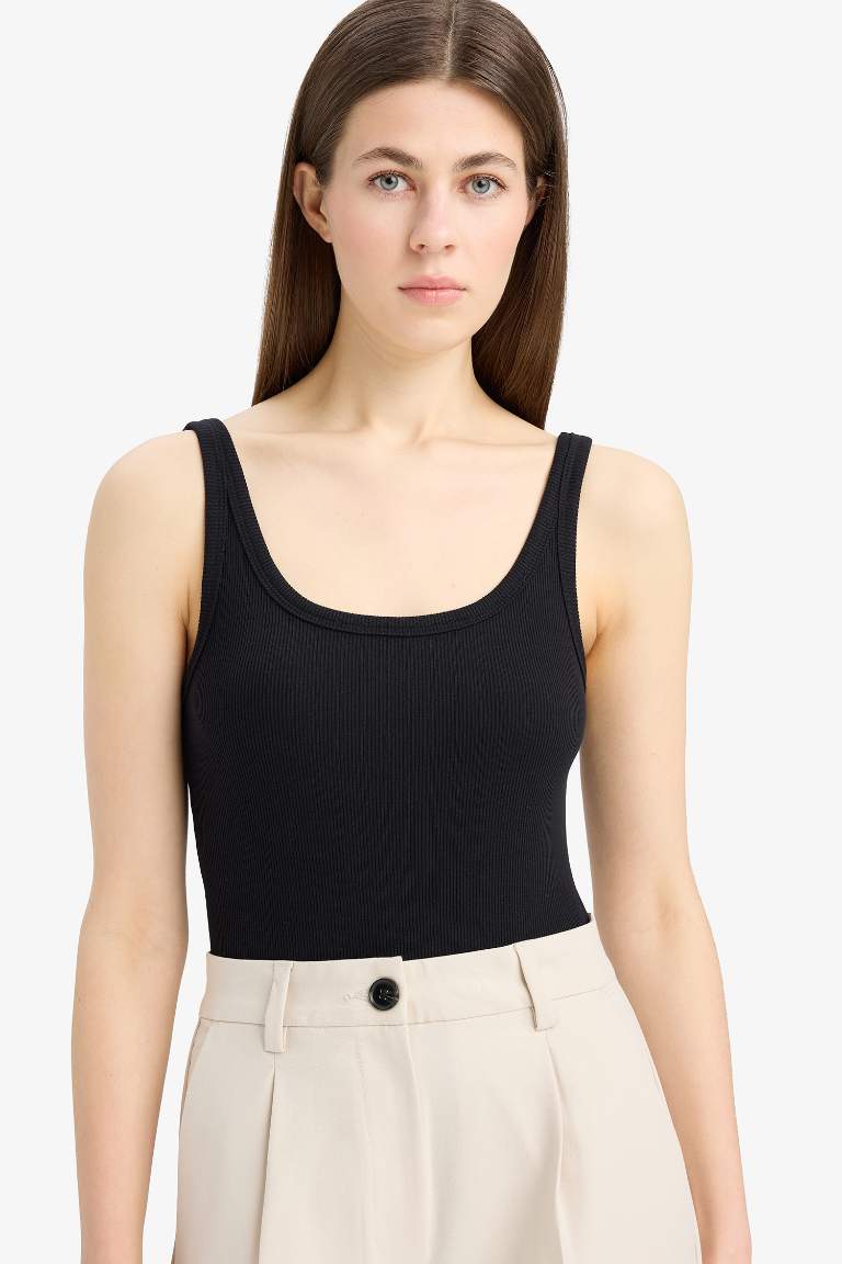 Slim Fit Camisole Round Collar Tank Top