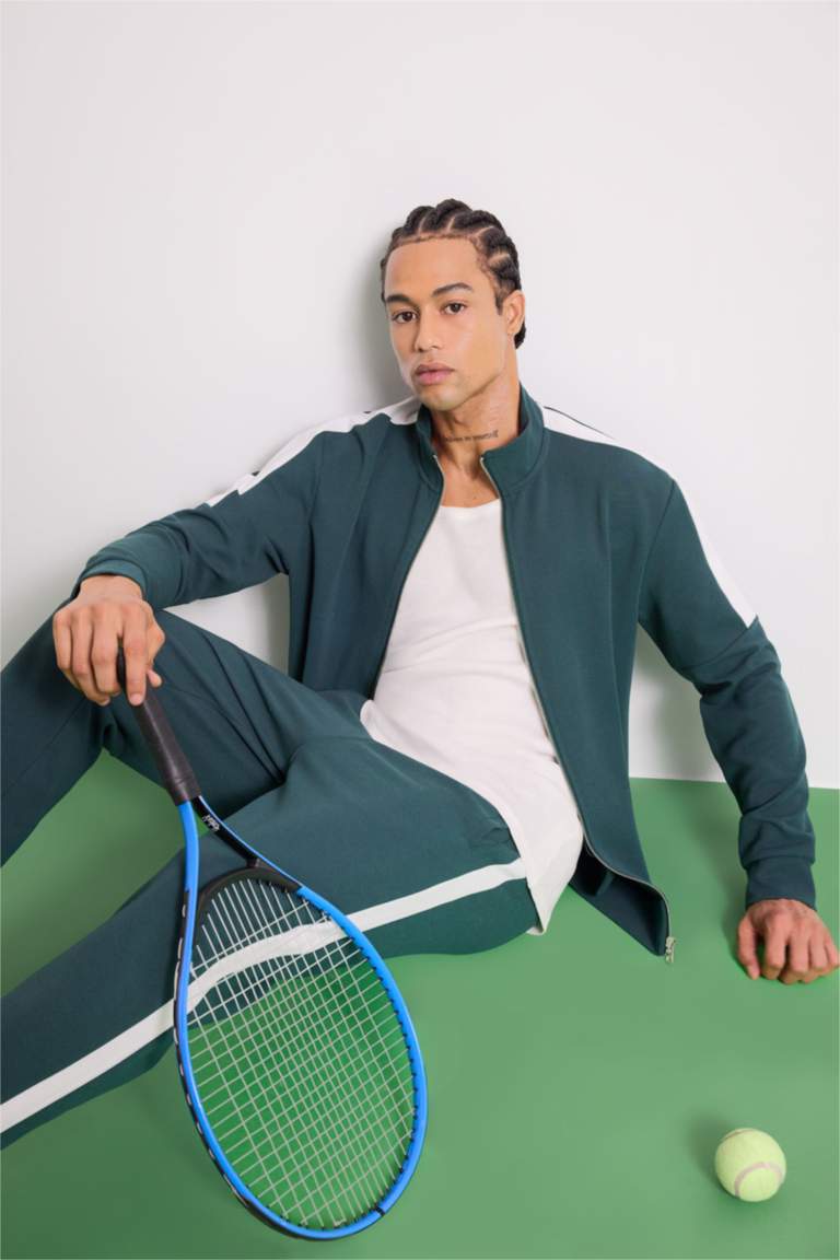 كارديجان قصة عادية وياقة عالية من DeFacttoFit