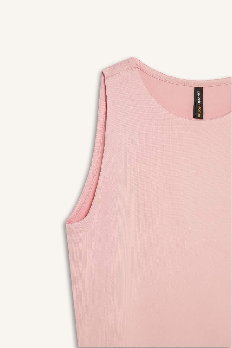 Slim Fit Halter Collar Tank Top