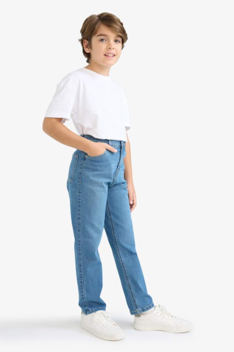 Boy Straight Fit Straight Leg Jeans