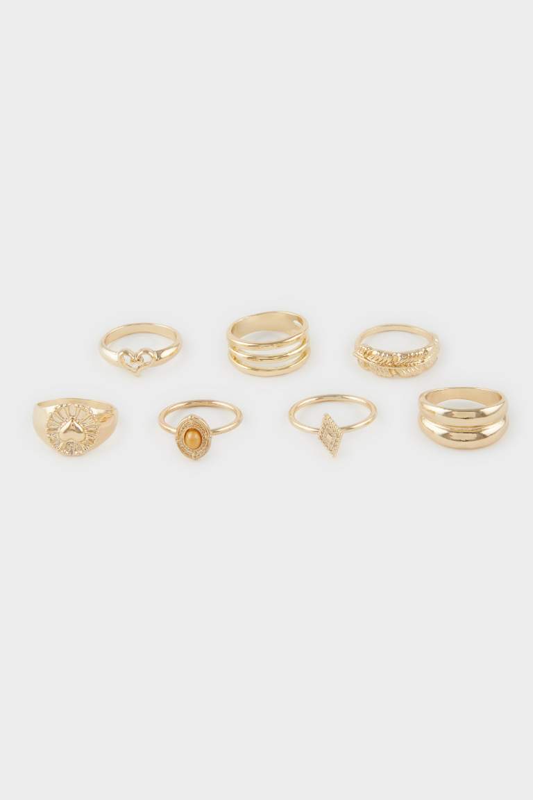 Woman 7 Piece Gold Ring
