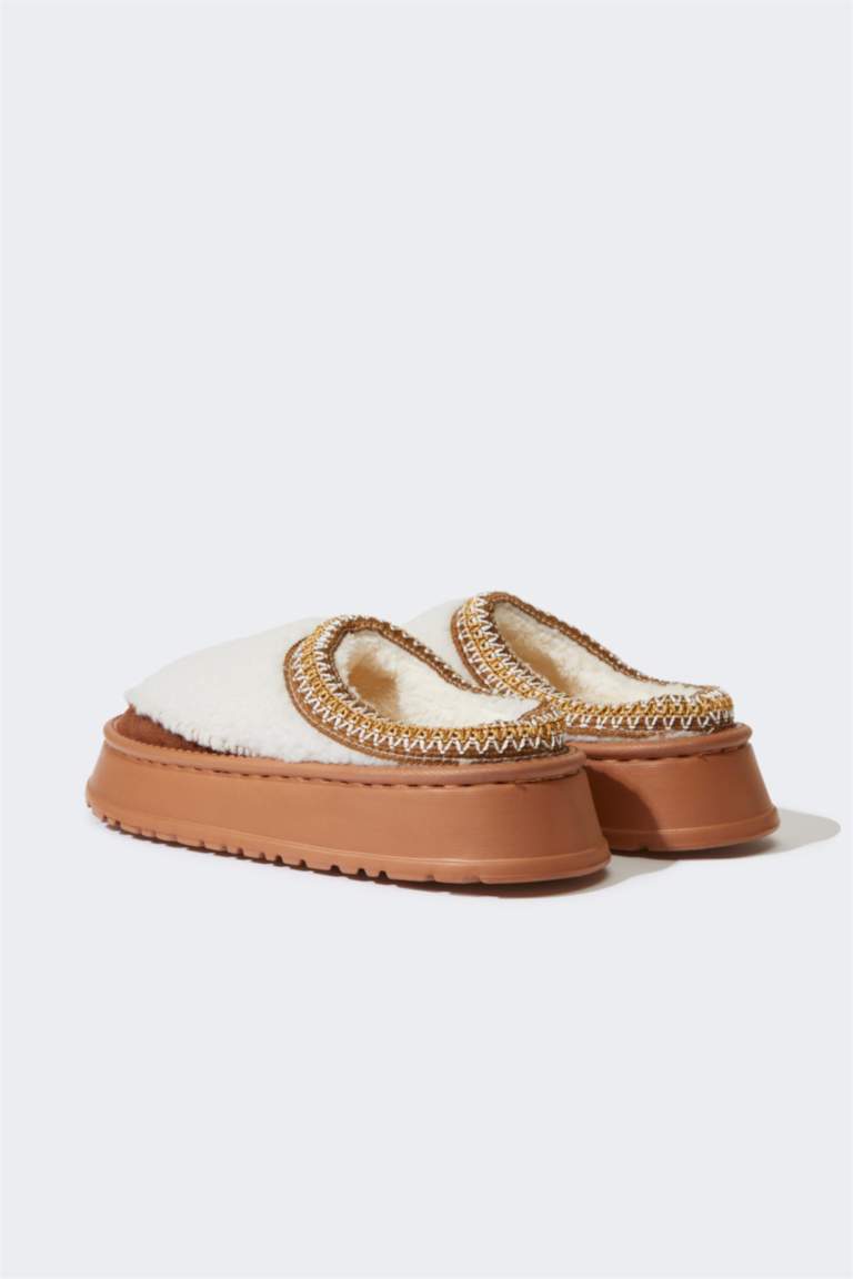 شبشب بيت نسائي بكعب مسطح