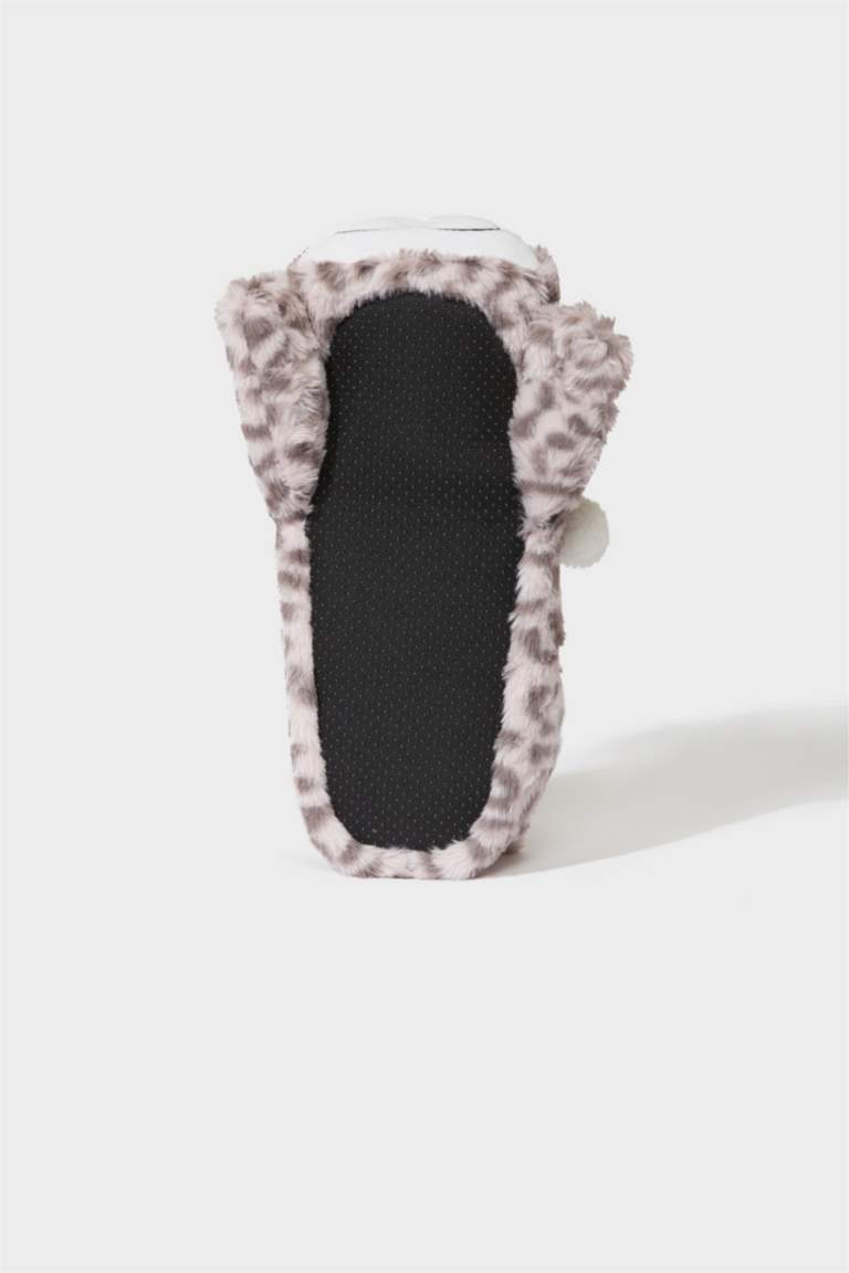 Woman Flat Leg Home Boots