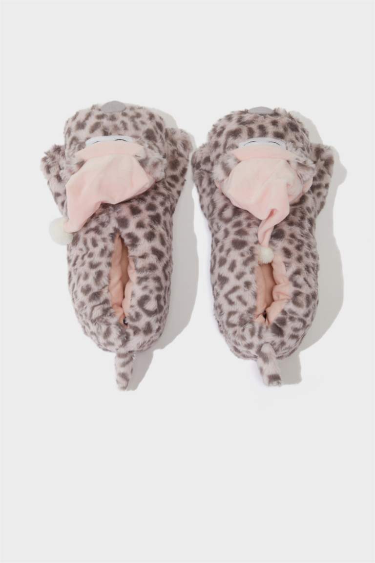 Woman Flat Leg Home Boots