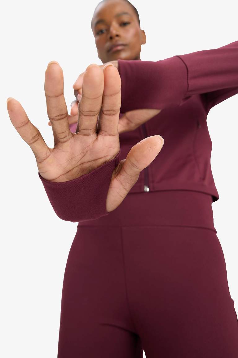 DeFactoFit Standart Fit Vücuda Oturan Dik Yaka İçi Yumuşak Tüylü Ultra Soft Parmak Detaylı Fermuarlı Hırka