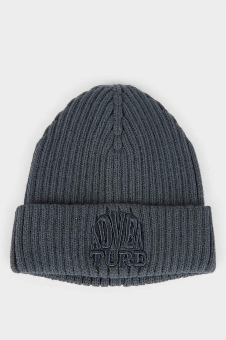 Вязаная шапка для мальчиков