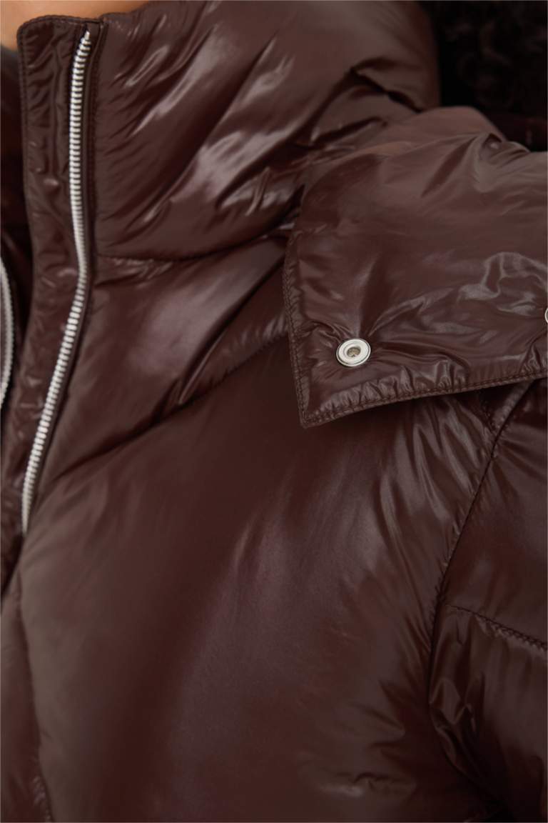 бас киімді Пальто