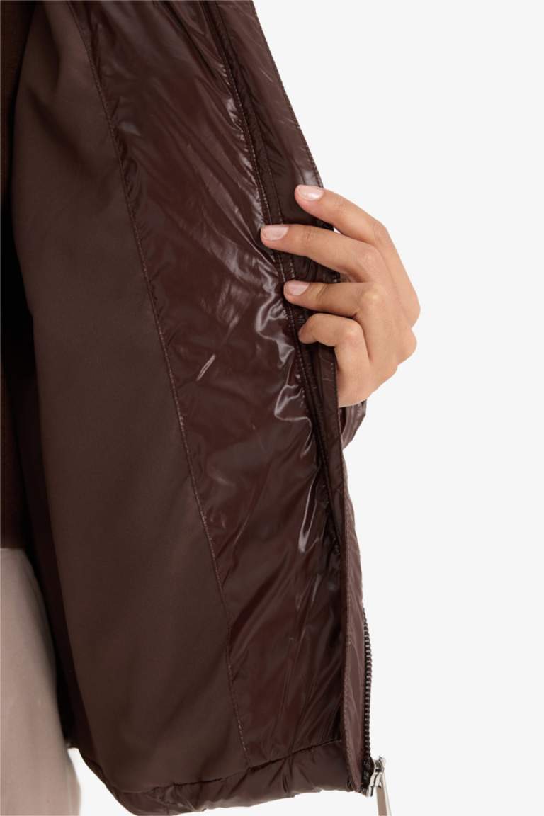 бас киімді Пальто