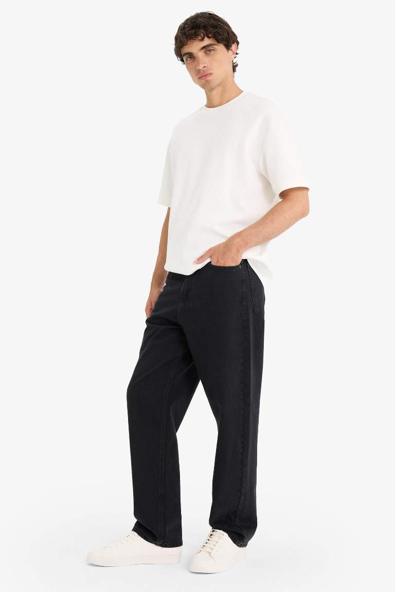 Baggy Fit Wide Leg Jeans