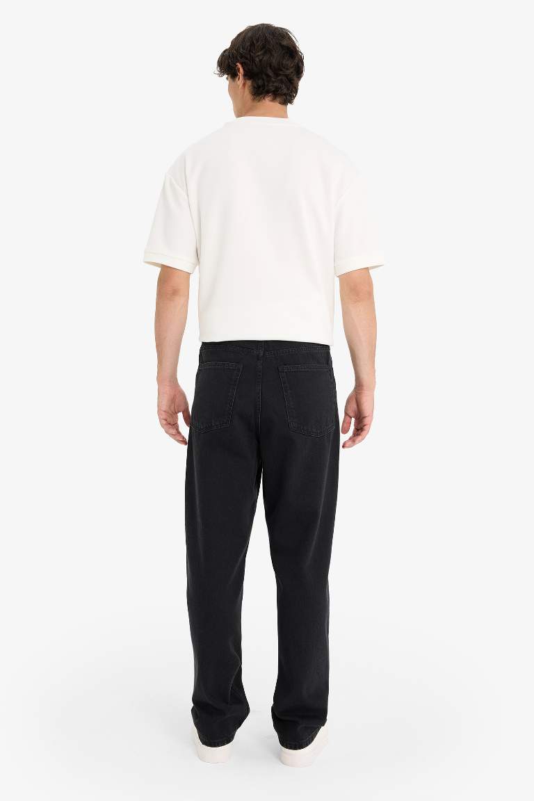 Baggy Fit Wide Leg Jeans
