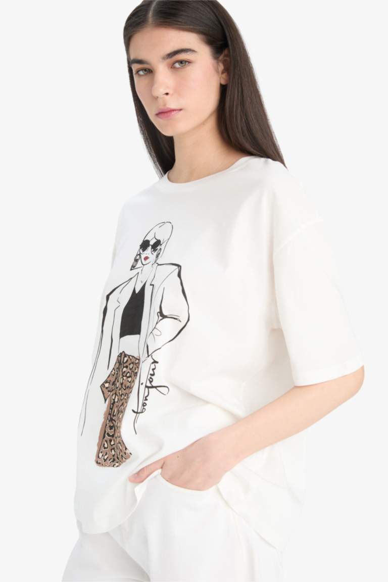 Relax Fit Crew Neck Girl Printed Cotton T-Shirt