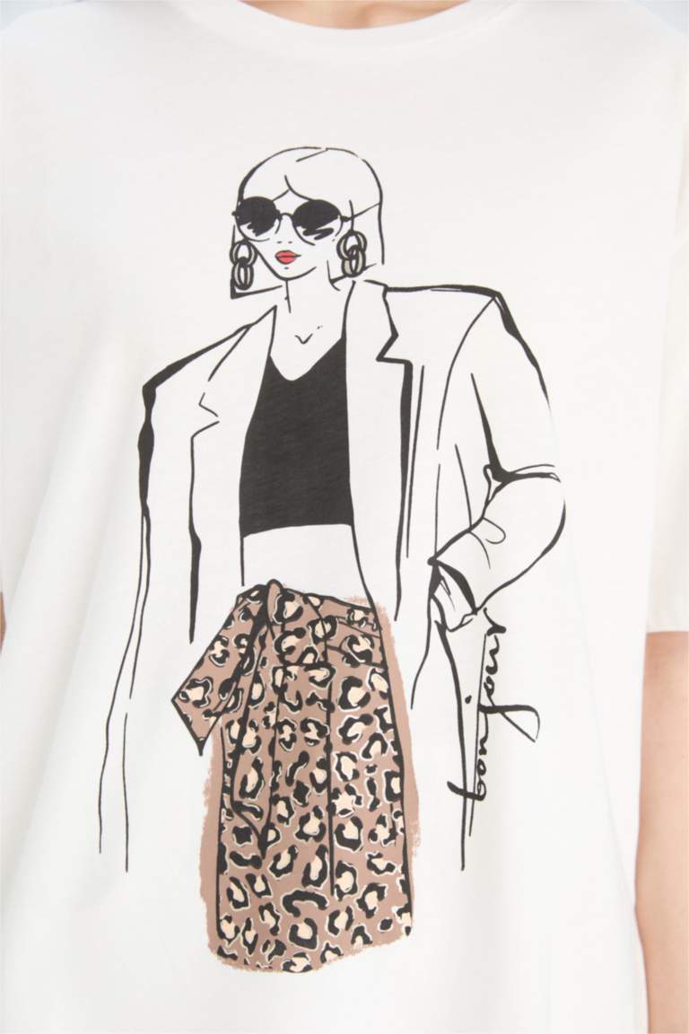 Relax Fit Crew Neck Girl Printed Cotton T-Shirt