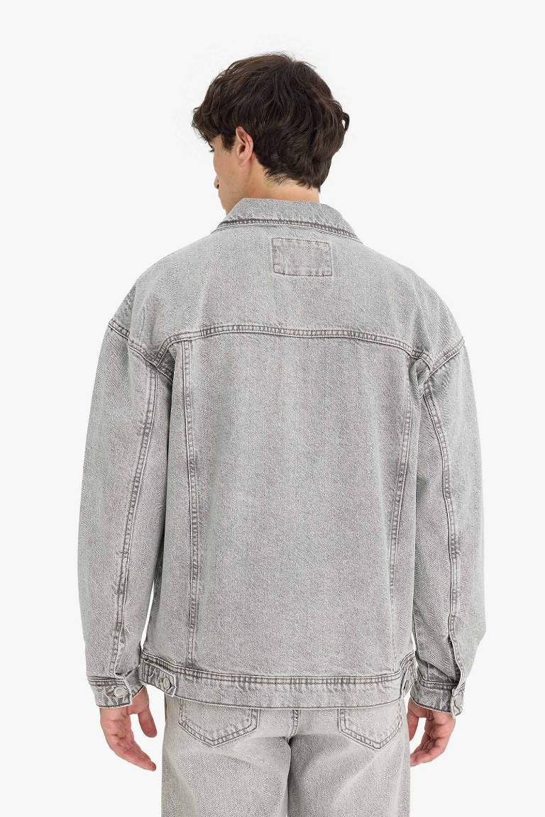 Джинсовая куртка свободного кроя oversize