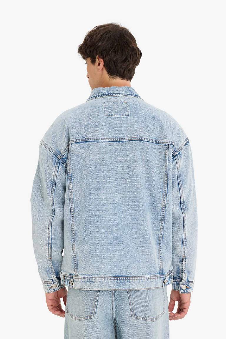 Джинсовая куртка свободного кроя oversize