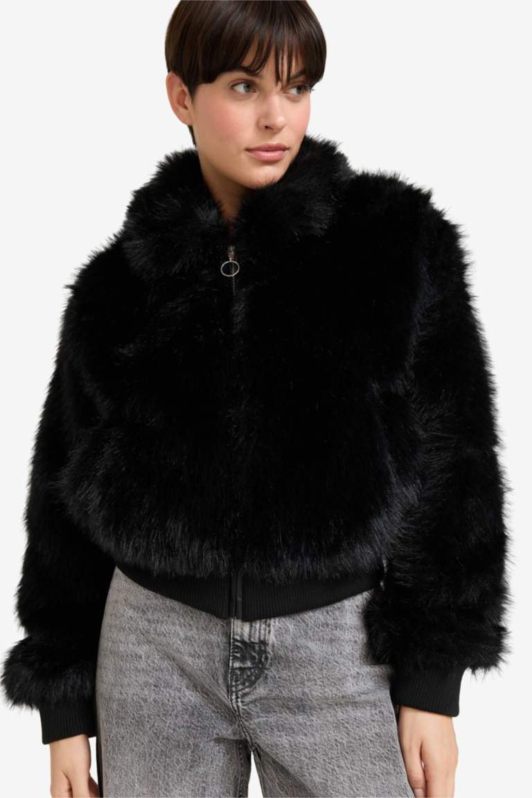 Короткая куртка Regular Fit на молнии из искусственного меха
