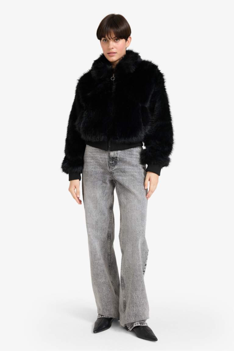 Короткая куртка Regular Fit на молнии из искусственного меха