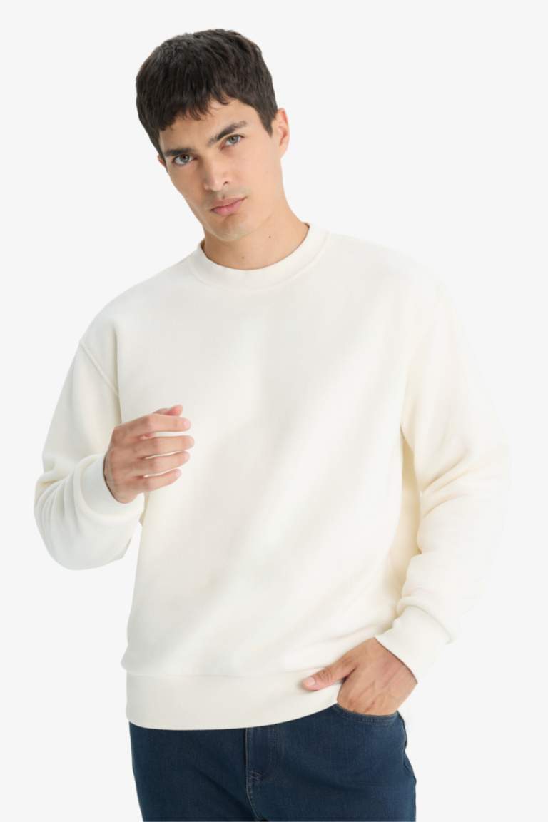 Свитшот Relax Fit с круглым вырезом из флиса