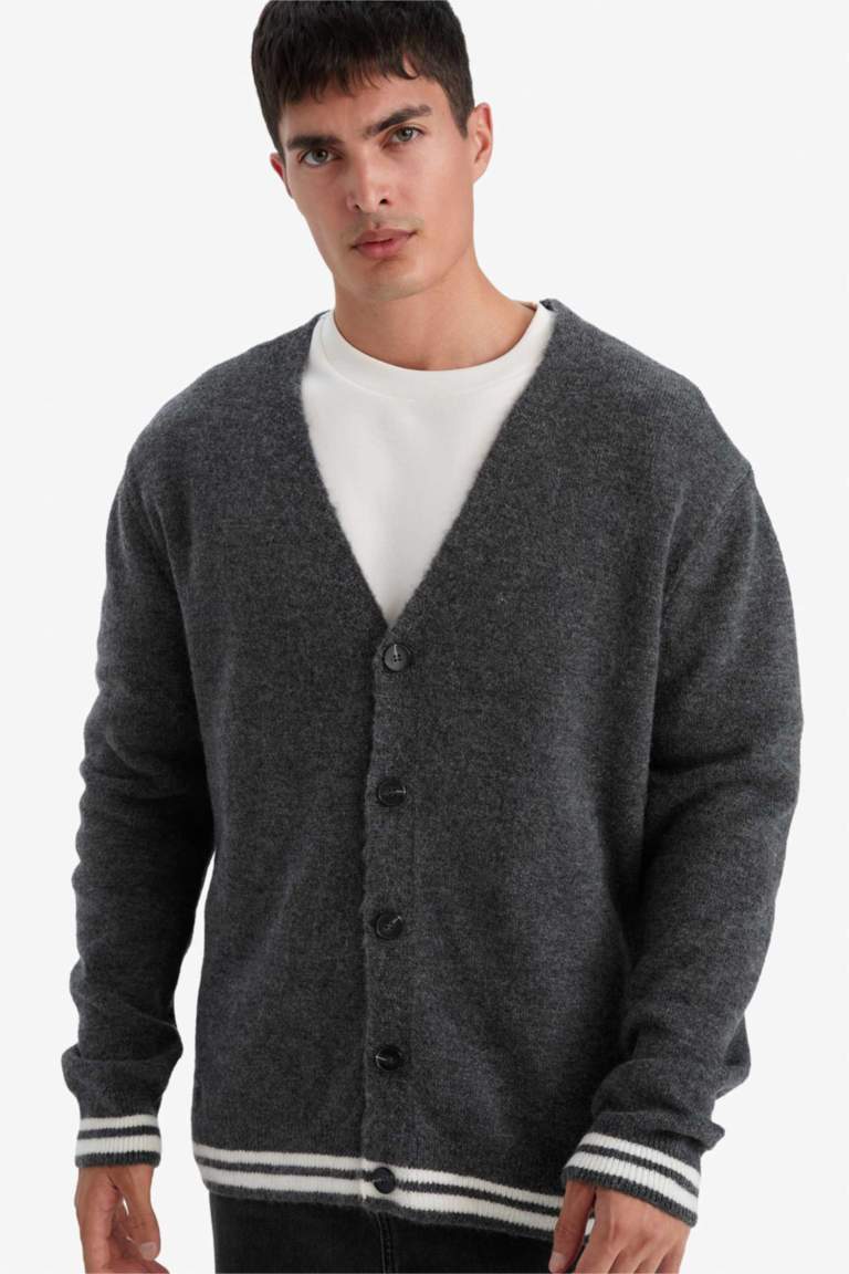 Relax Fit V-Neck Knitwear Cardigan